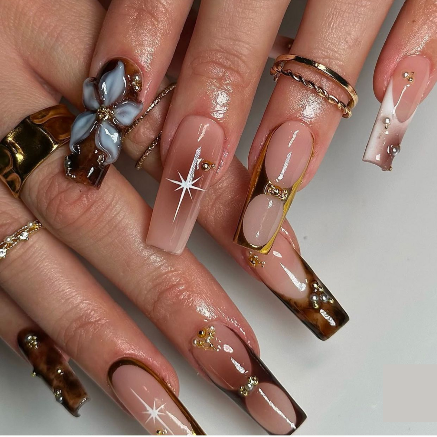 Dhalia – Handmade Star Accent Long French Nails