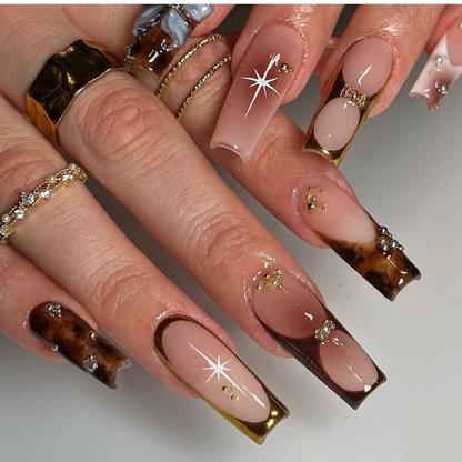 Dhalia – Handmade Star Accent Long French Nails