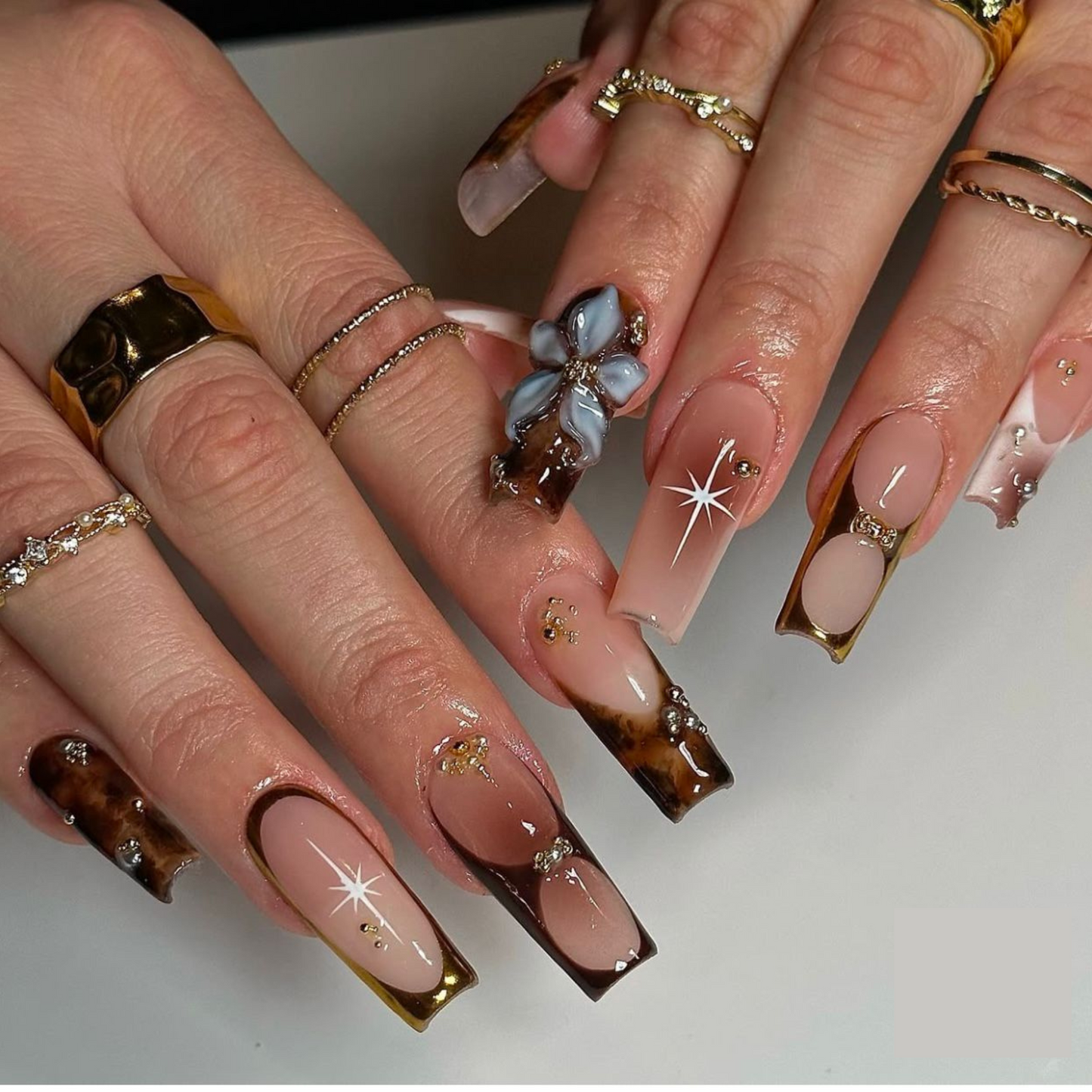 Dhalia – Handmade Star Accent Long French Nails