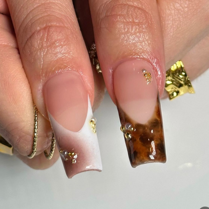 Dhalia – Handmade Star Accent Long French Nails