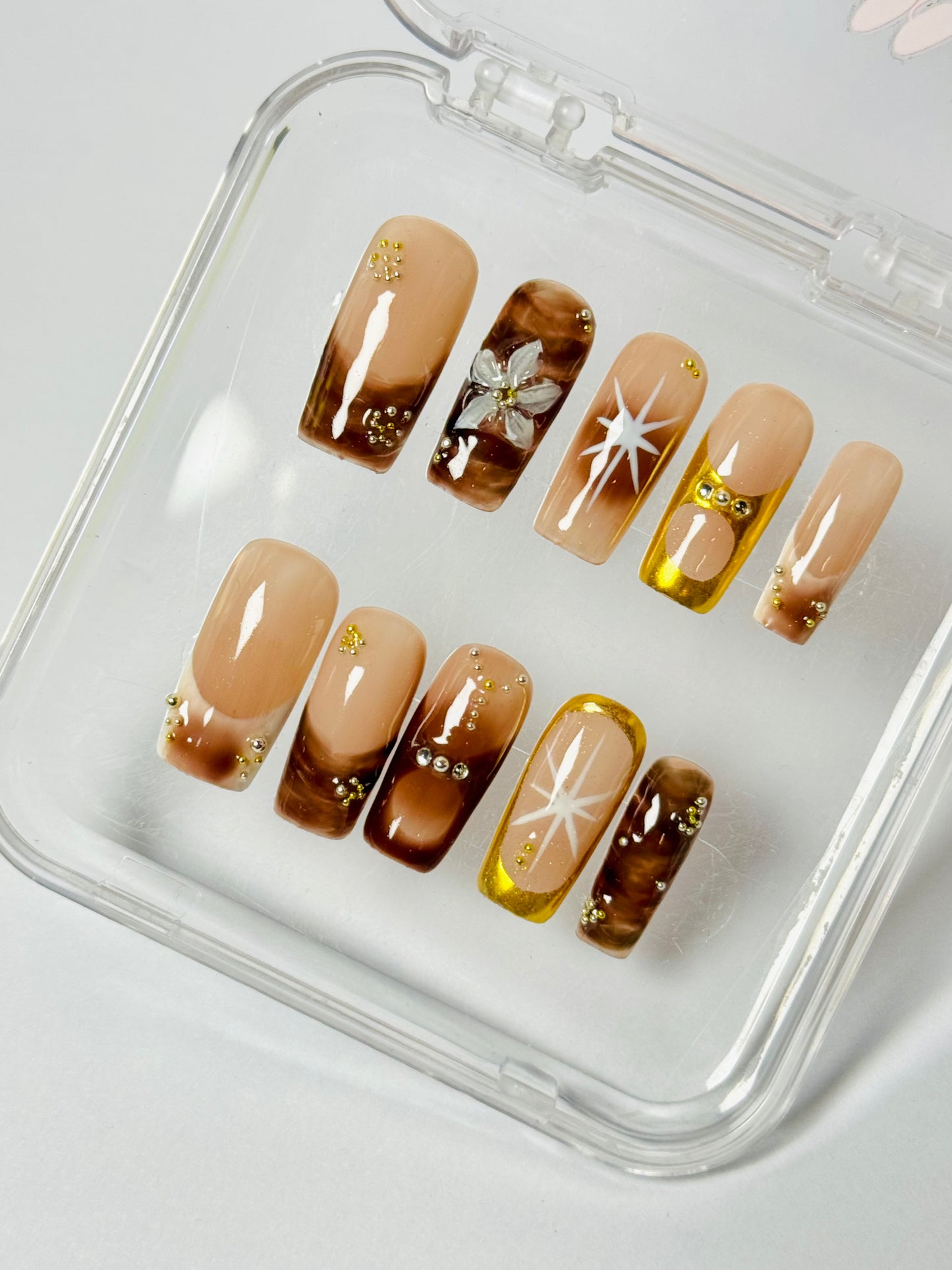 Dhalia – Handmade Star Accent Long French Nails