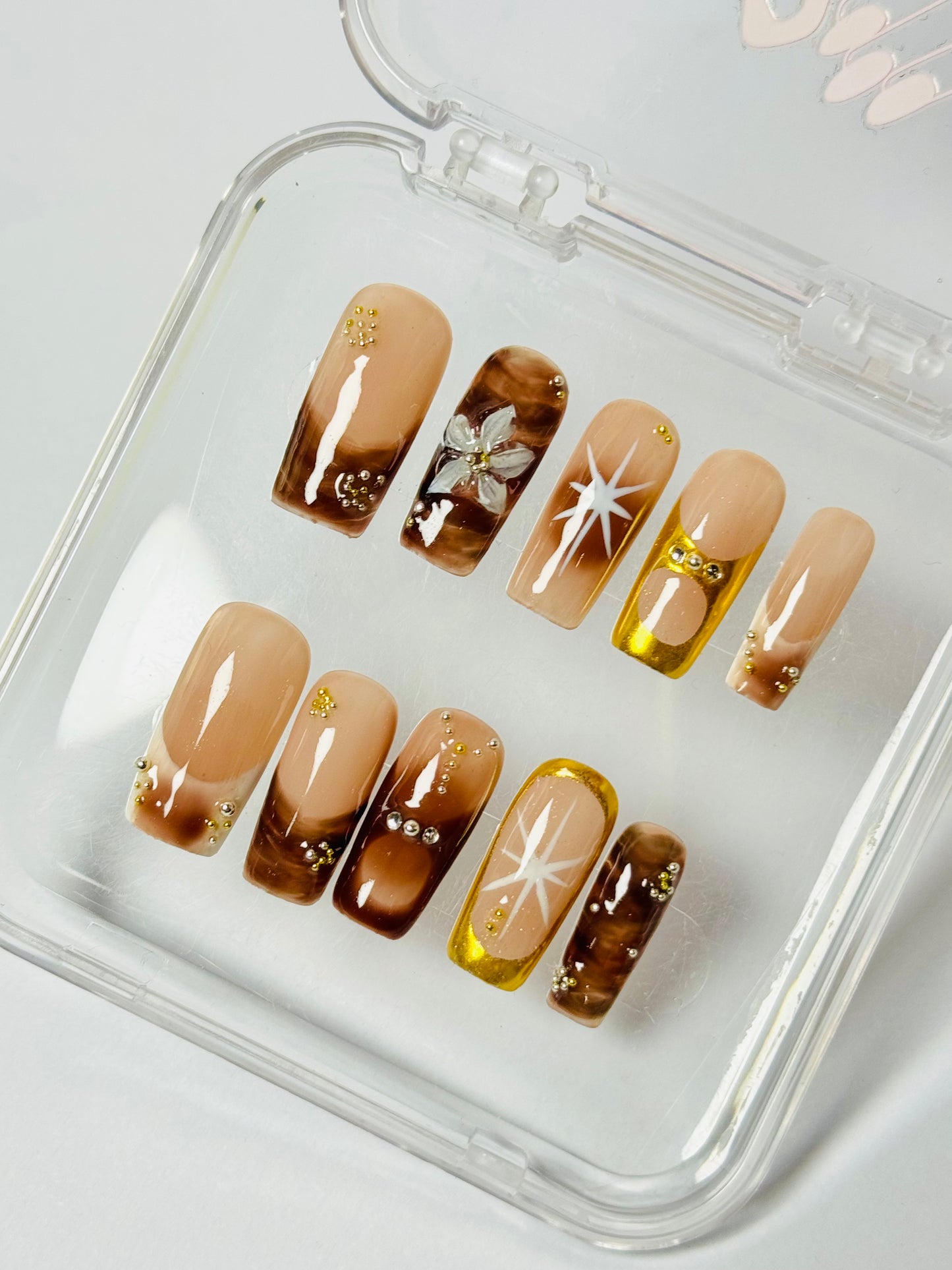 Dhalia – Handmade Star Accent Long French Nails