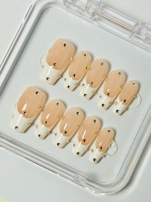 Pearl Drop – Handmade Rhinestone French Coffin Nails