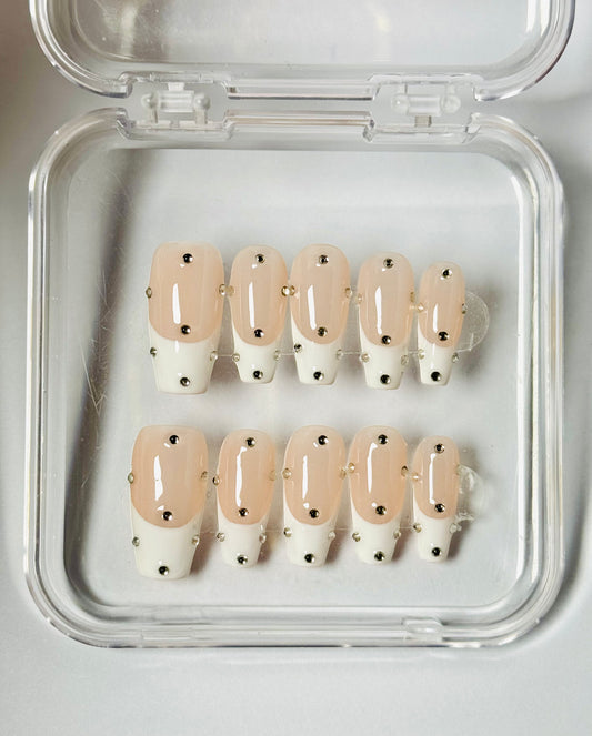 Pearl Drop – Handmade Rhinestone French Coffin Nails